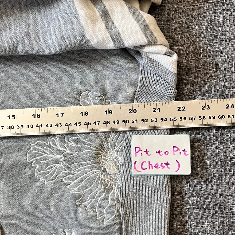 Thom Browne Embroidered Koi Chrysanthemum Sweatshirt - Men's Size 4 - Gray - Picture 12 of 15